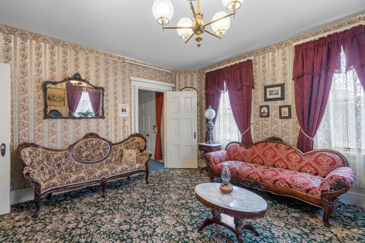مبيت وإفطار فول ريفر Lizzie Borden House المظهر الخارجي الصورة