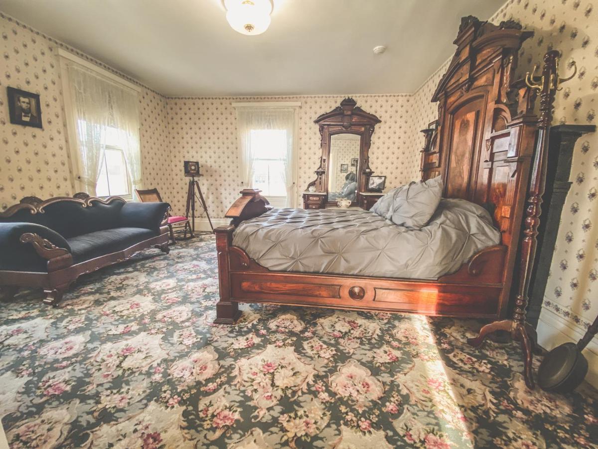 مبيت وإفطار فول ريفر Lizzie Borden House المظهر الخارجي الصورة