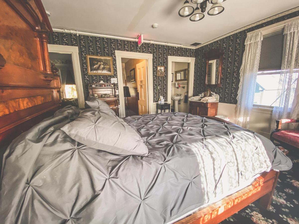 مبيت وإفطار فول ريفر Lizzie Borden House المظهر الخارجي الصورة